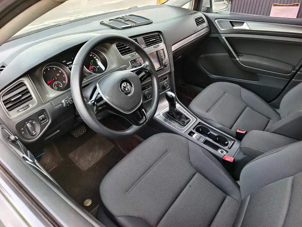 Golf 2015 1.6L automatic comfort type купить на сайте DeffCars