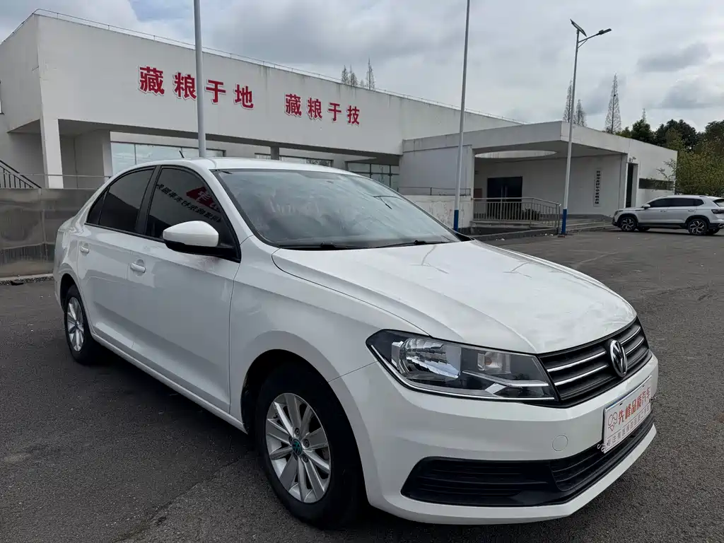 Santana 2016 1.4L Manual Fashion Edition купить на сайте DeffCars