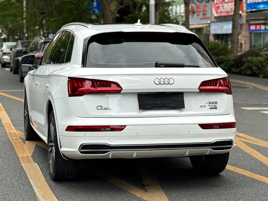 Audi Q5L 2020 facelift 40 TFSI enjoys fashionable style купить на сайте DeffCars