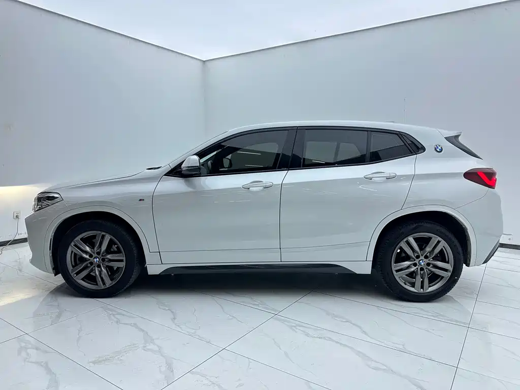 BMW X2 2021 sDrive25i M Off-Road Package купить на сайте DeffCars