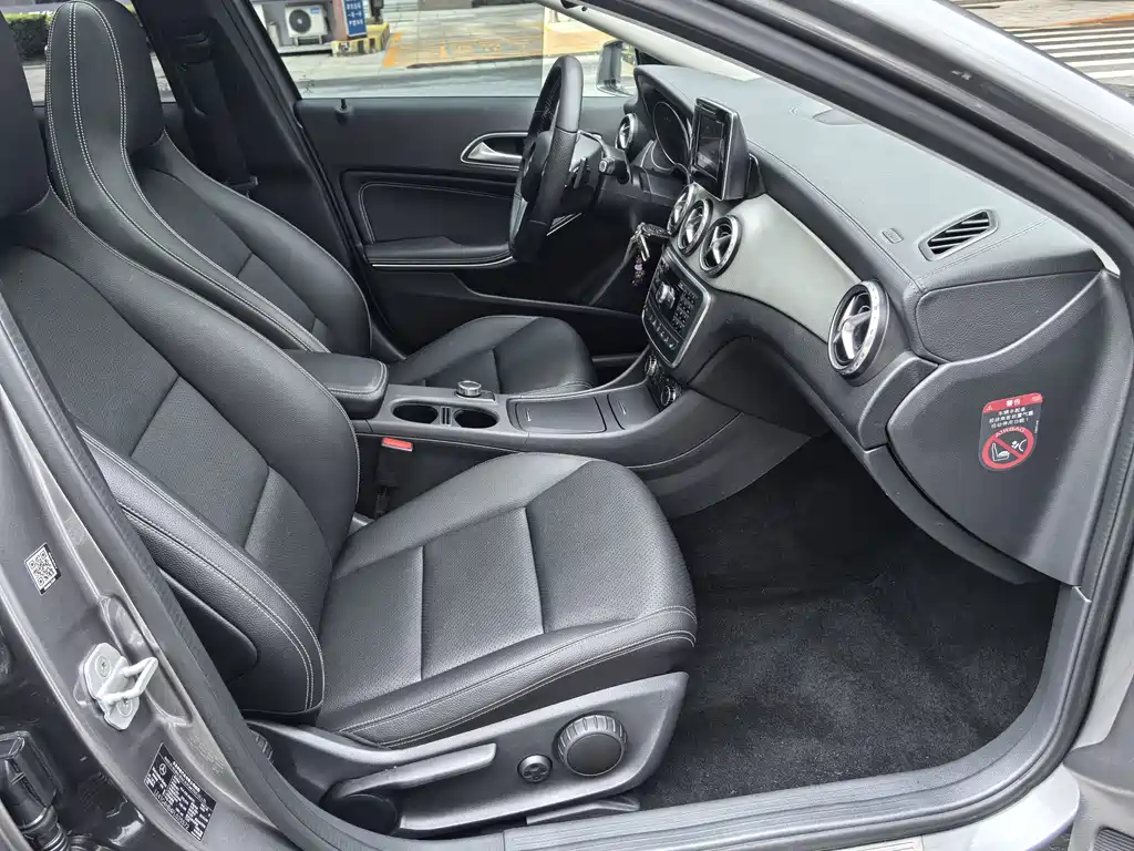 Mercedes-Benz GLA 2015 GLA 220 4MATIC Fashion Model купить на сайте DeffCars