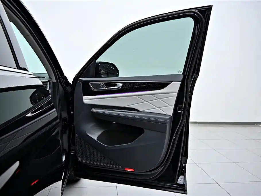 Touron 2024 380TSI four-wheel drive luxury version купить на сайте DeffCars