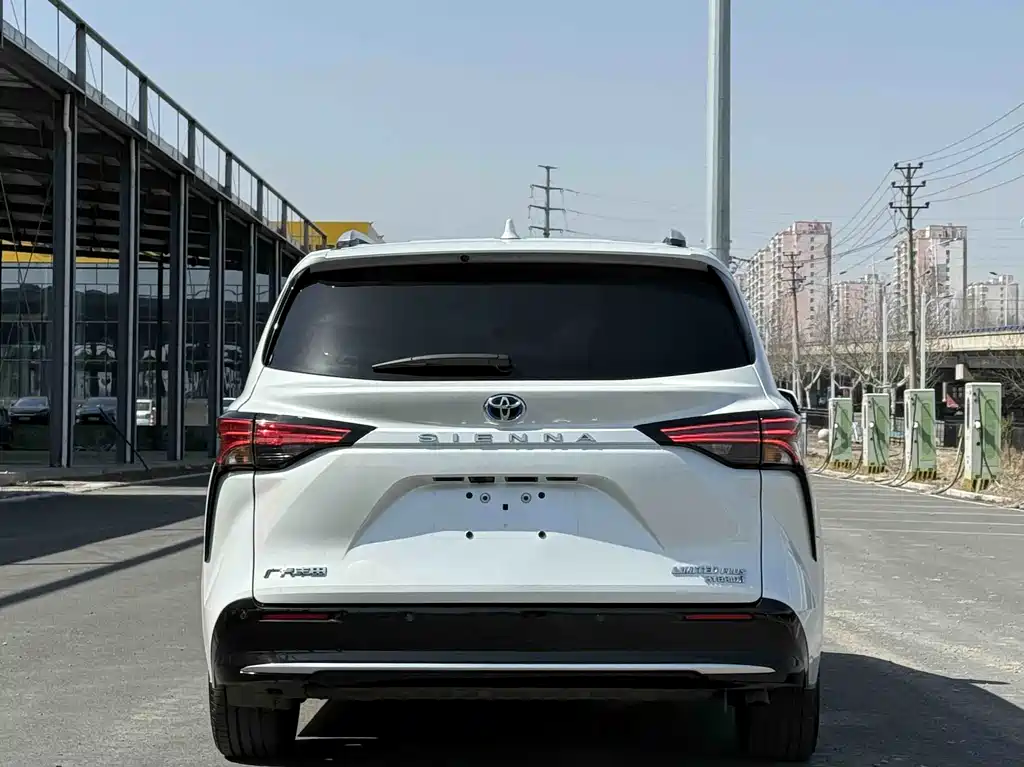 SIENNA 2023 2.5L Hybrid Extreme Edition купить на сайте DeffCars