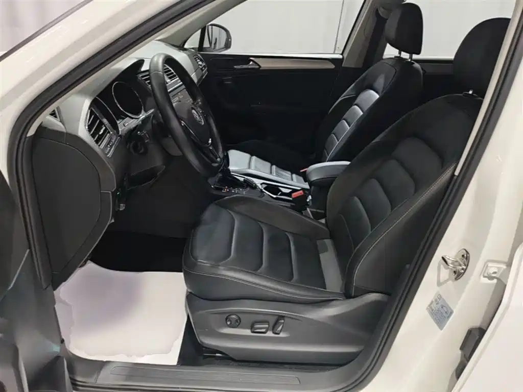 Tiguan L 2018 280TSI automatic two-wheel drive comfort version купить на сайте DeffCars