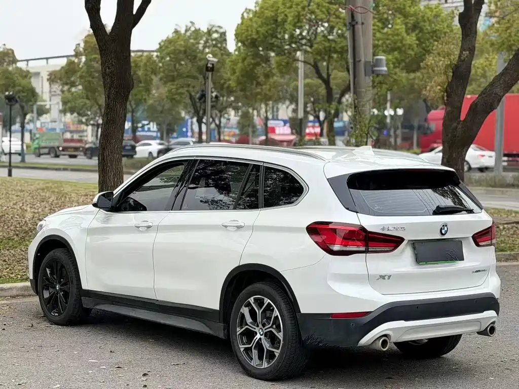 BMW X1 2022 sDrive25Li Leading Model купить на сайте DeffCars