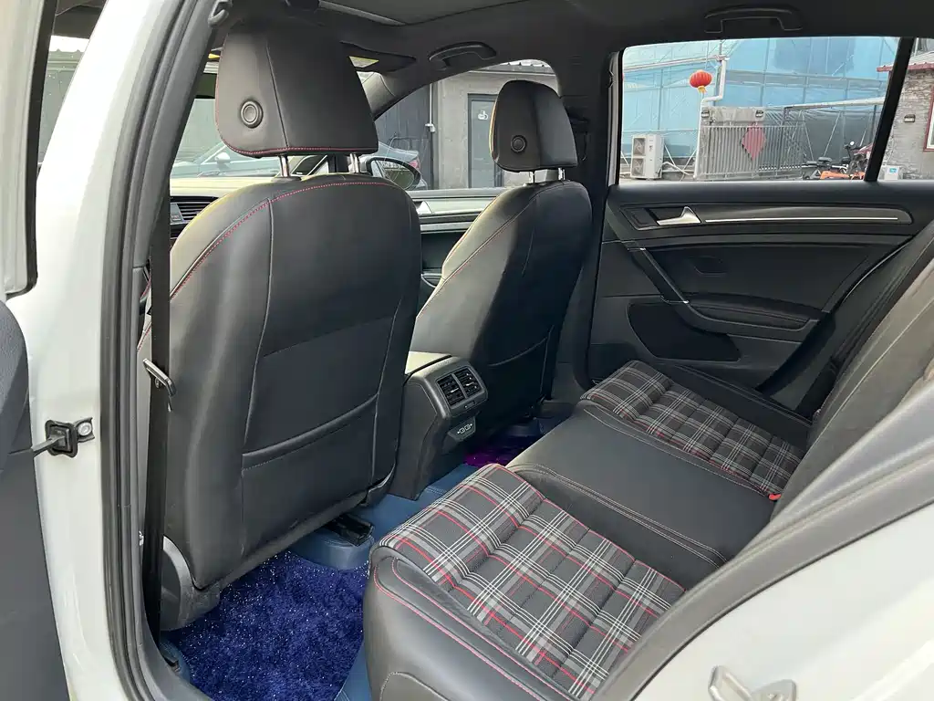 Golf GTI 2019 2.0TSI GTI National V купить на сайте DeffCars