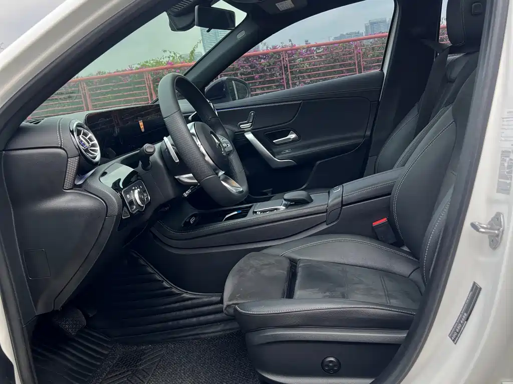 Mercedes-Benz A-Class 2020 Facelift A 200 L Sports Sedan Fashionable купить на сайте DeffCars