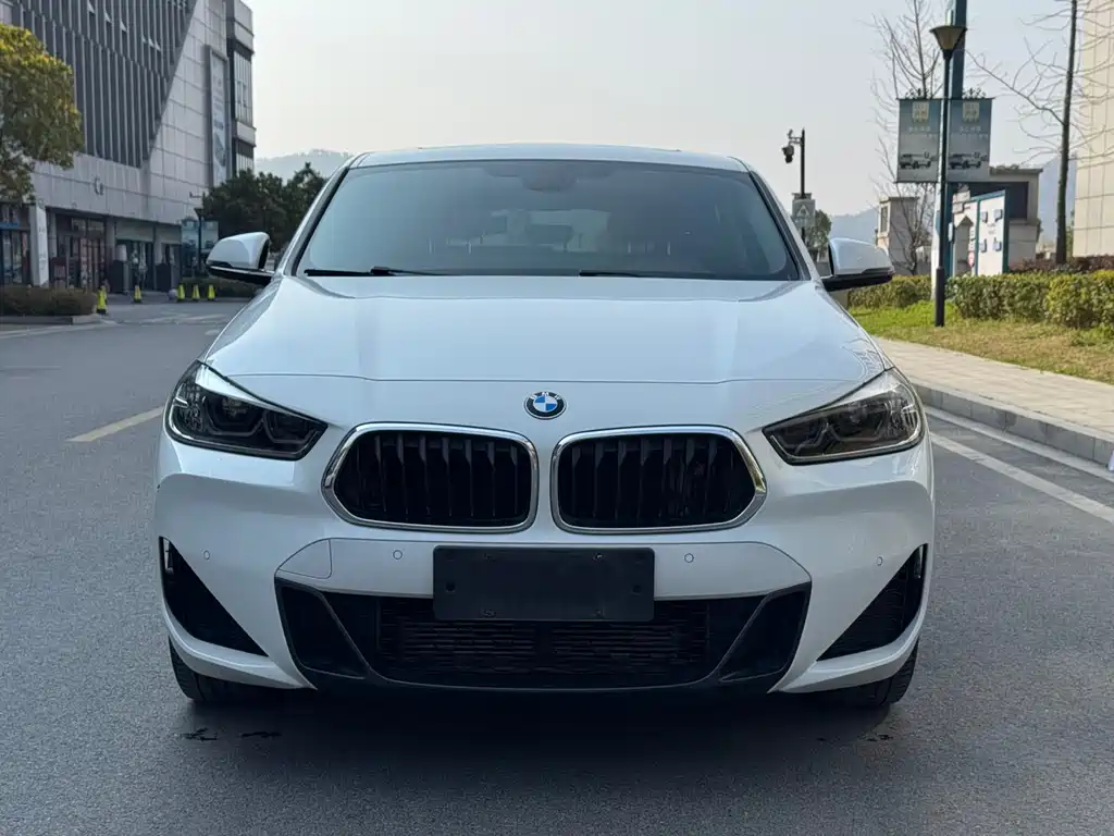 BMW X2 2021 sDrive25i leading M sports package купить на сайте DeffCars