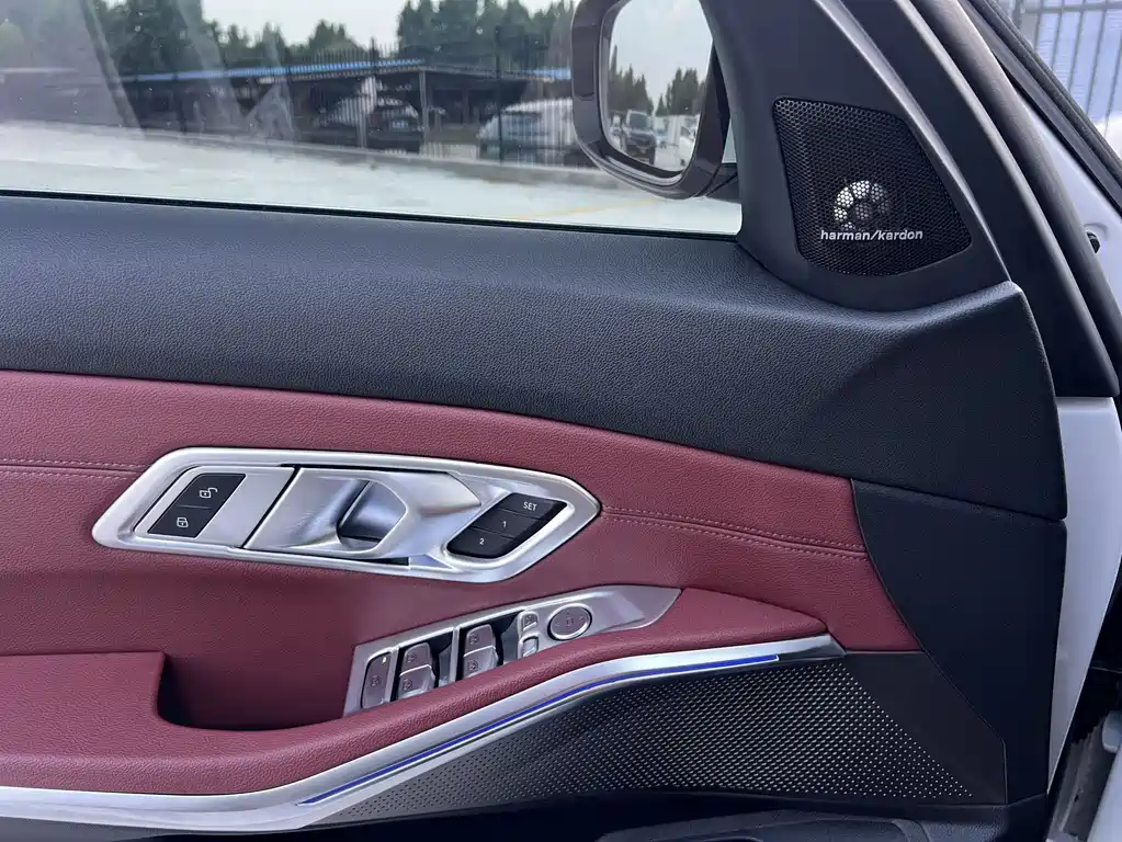 BMW 3 Series 2023 320Li M Sports Package купить на сайте DeffCars
