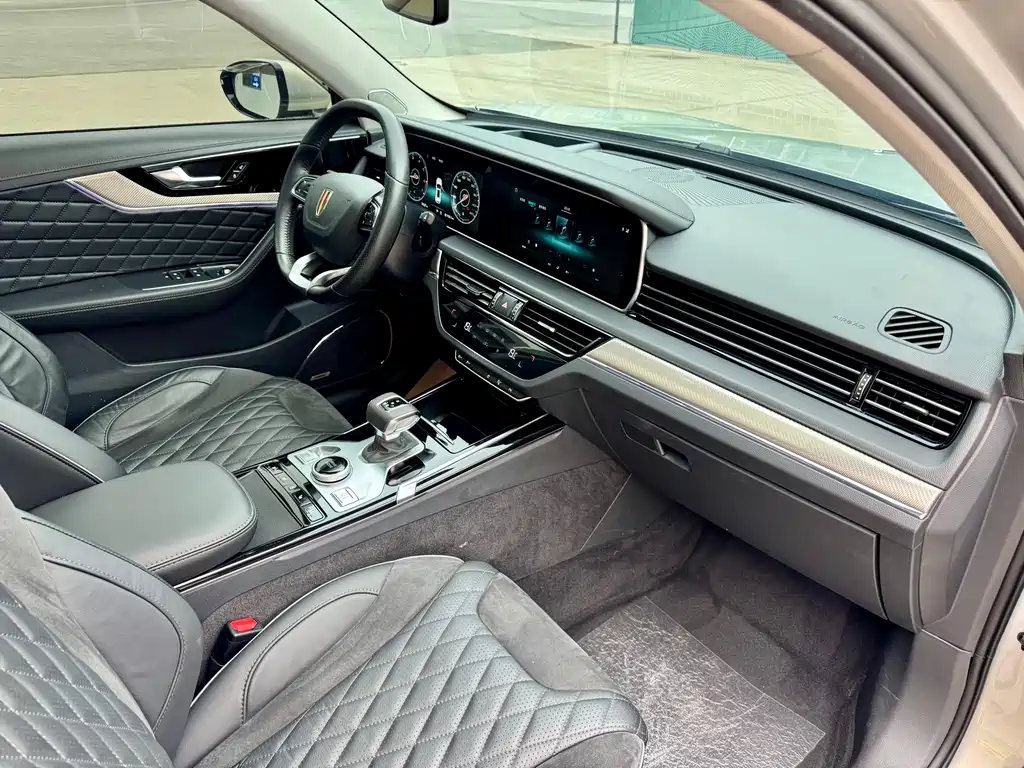 Hongqi HS5 2019 2.0T Zhilian Flagship Edition купить на сайте DeffCars