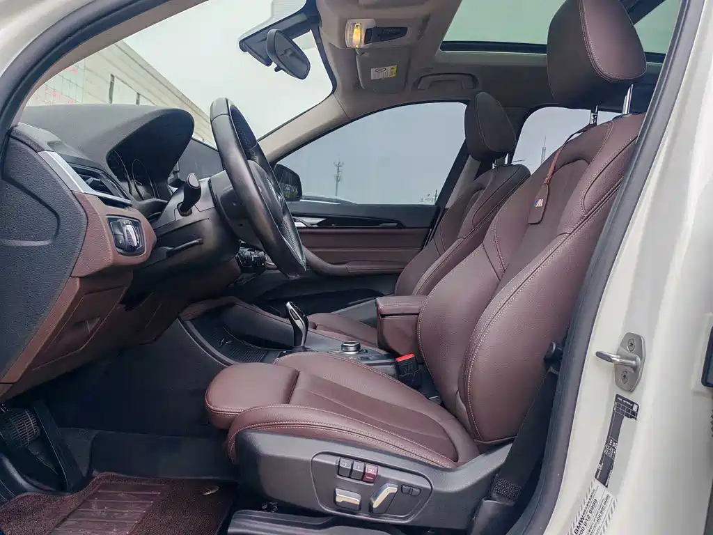 BMW X1 2022 sDrive25Li Leading Model купить на сайте DeffCars