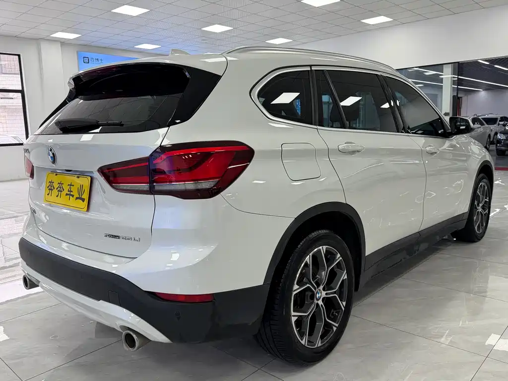 BMW X1 2020 sDrive25Li Leading Model купить на сайте DeffCars