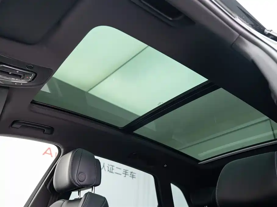 Audi Q5L 2025 45th Anniversary Collector's Edition 40 TFSI Luxurious and Dynamic купить на сайте DeffCars