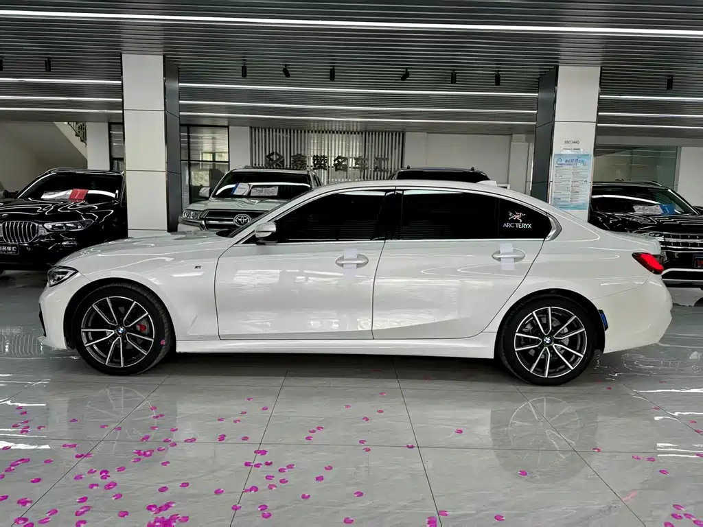 BMW 3 Series 2022 325i M Sports Package купить на сайте DeffCars
