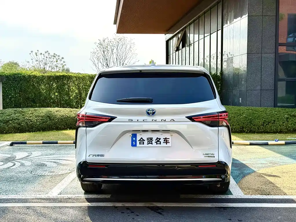 SIENNA 2021 2.5L Hybrid Premium Edition купить на сайте DeffCars