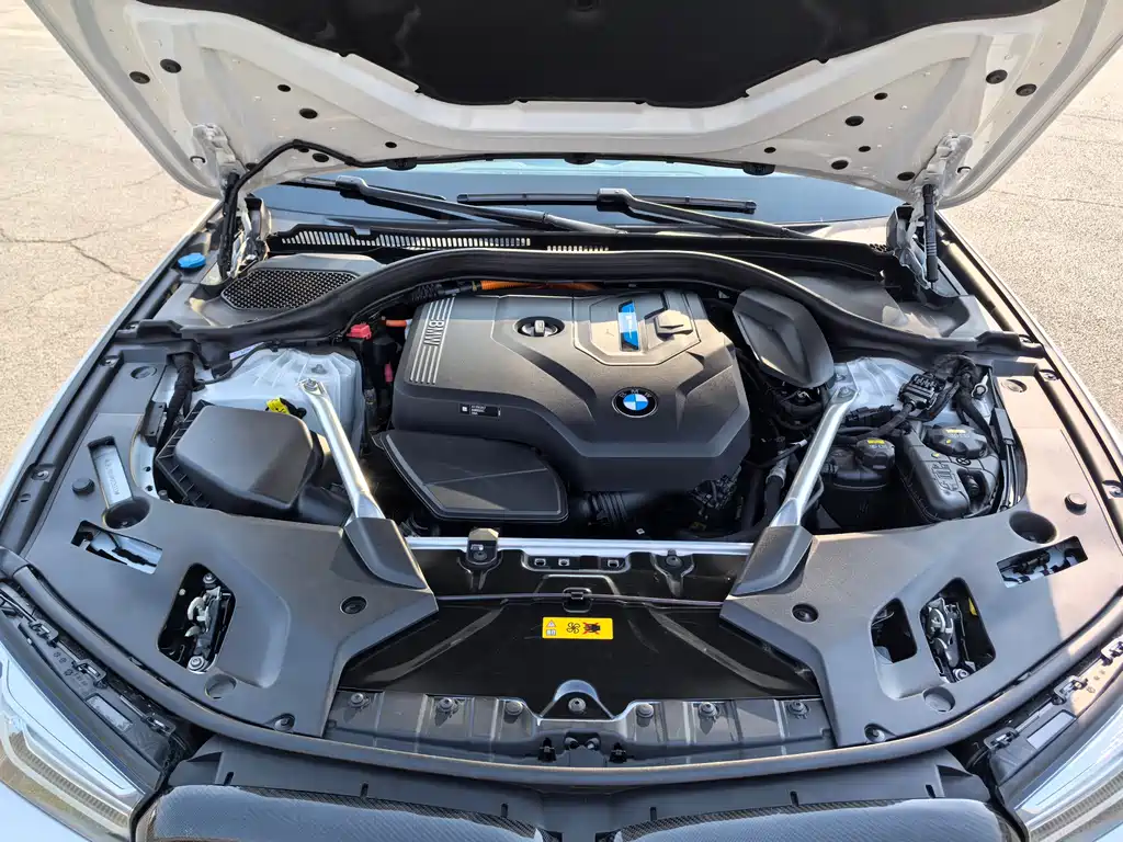 BMW 5 Series New Energy 2021 535Le Luxury Package купить на сайте DeffCars