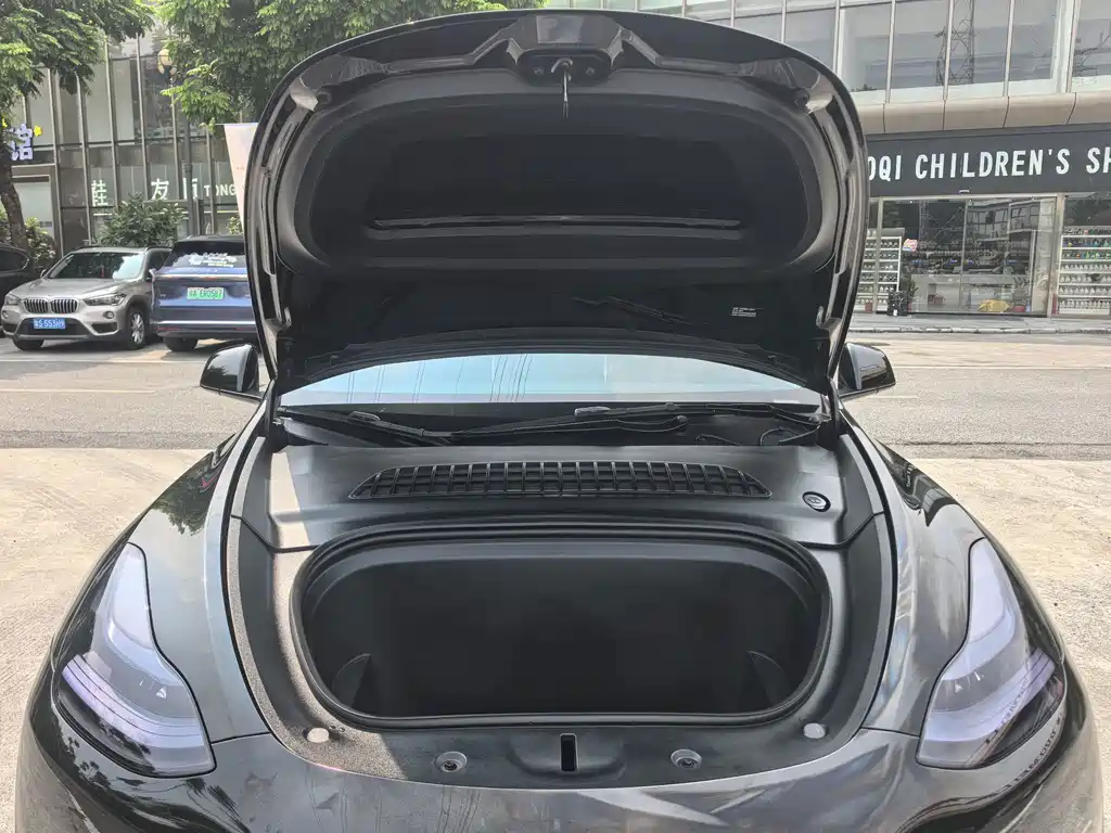 Model Y 2023 long-range all-wheel drive version купить на сайте DeffCars