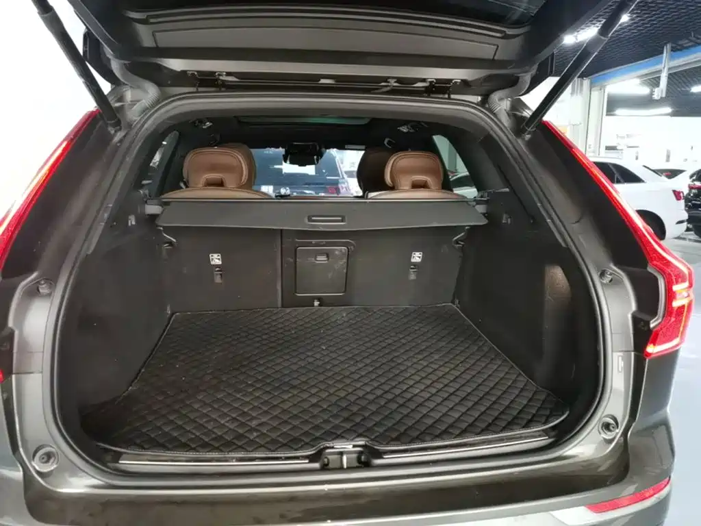 Volvo XC60 2021 T5 four-wheel drive Zhiyuan Deluxe Edition купить на сайте DeffCars