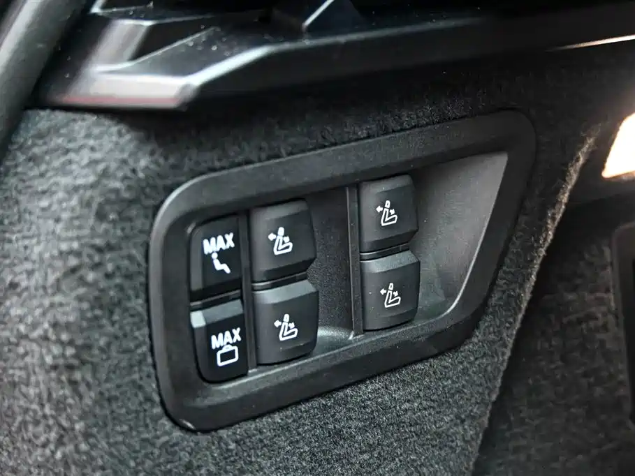 BMW X7 2022 xDrive40i Exclusive M Sports Package купить на сайте DeffCars
