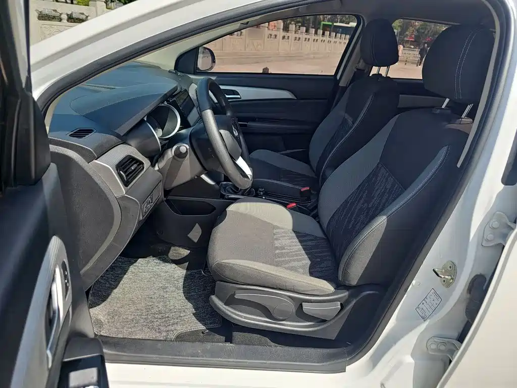 Dongfeng Fengshen AX3 2019 1.6L Manual Enjoy Edition купить на сайте DeffCars