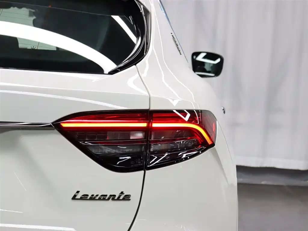 Levante 2024 2.0T GT Ultima купить на сайте DeffCars