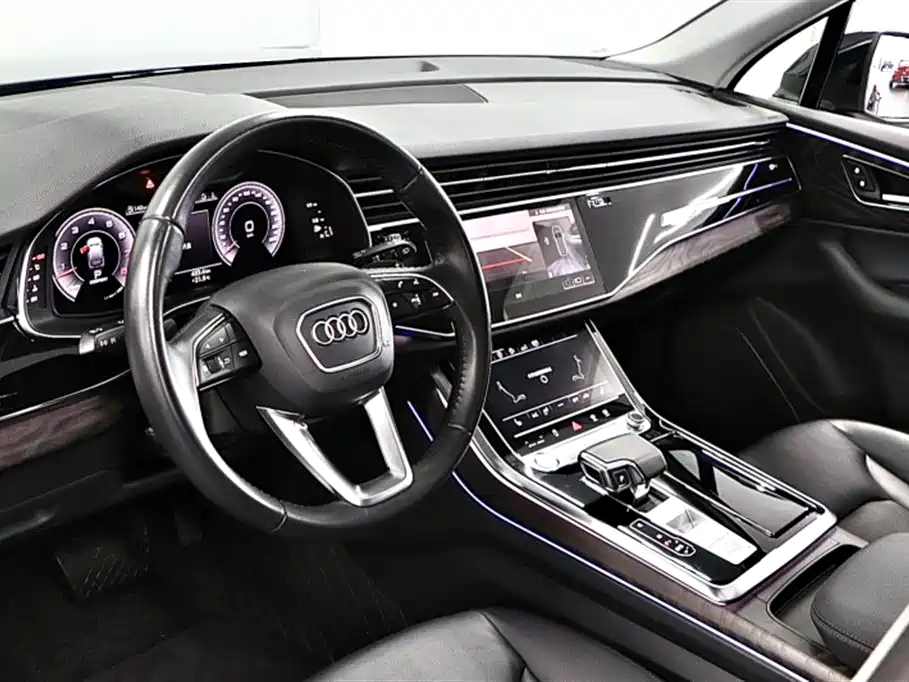 Audi Q7 2020 55 TFSI quattro S line sports купить на сайте DeffCars