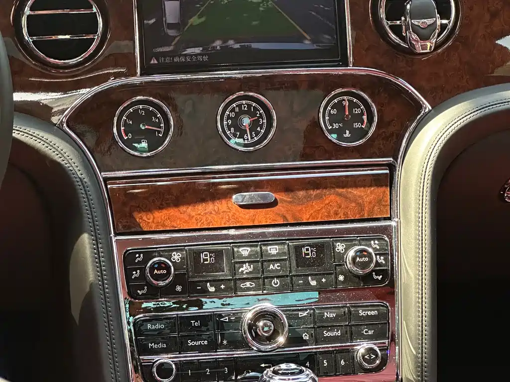 Mulsanne 2017 6.8T long wheelbase version купить на сайте DeffCars