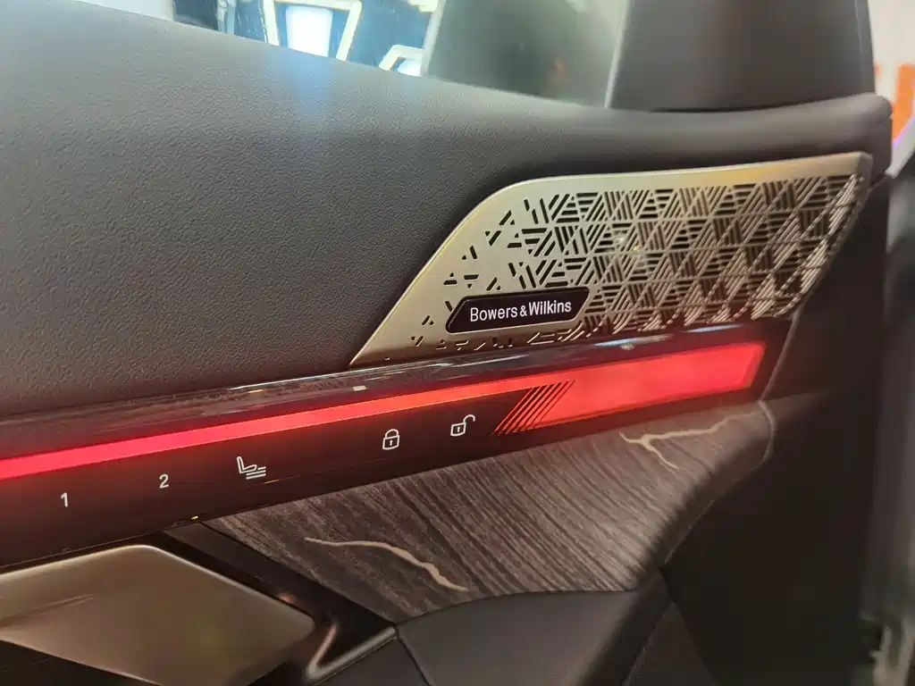 BMW 5 Series 2025 530Li Exclusive M Sports Package купить на сайте DeffCars