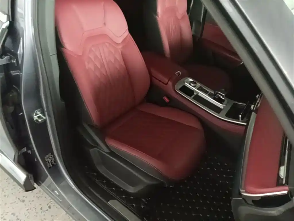 Jietu X70 PLUS 2023 model 1.6T DCT powerhouse 5 seats купить на сайте DeffCars