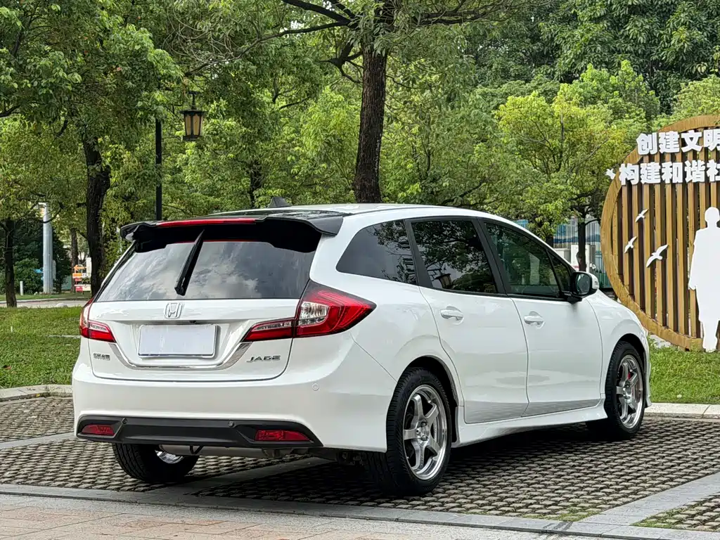 Jade 2016 1.8L automatic comfort version 5 seats купить на сайте DeffCars