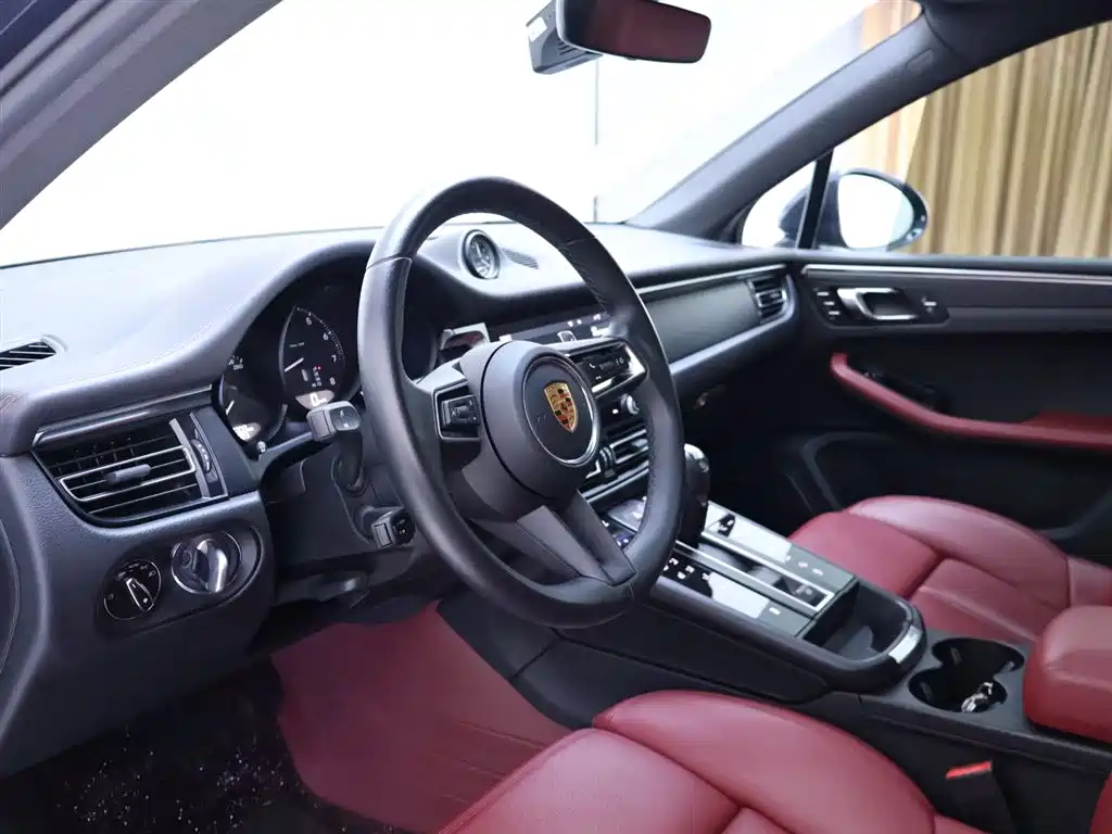Macan 2023 Macan 2.0T купить на сайте DeffCars