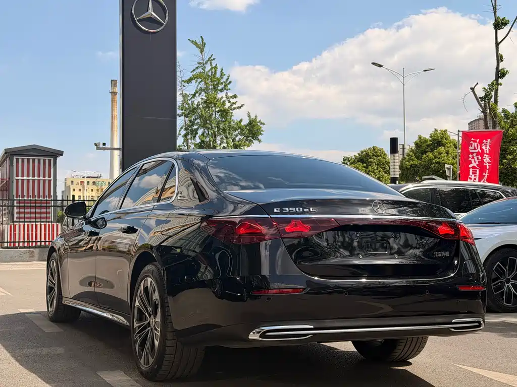 Mercedes-Benz E-Class New Energy 2024 E 350 e L plug-in hybrid sedan купить на сайте DeffCars