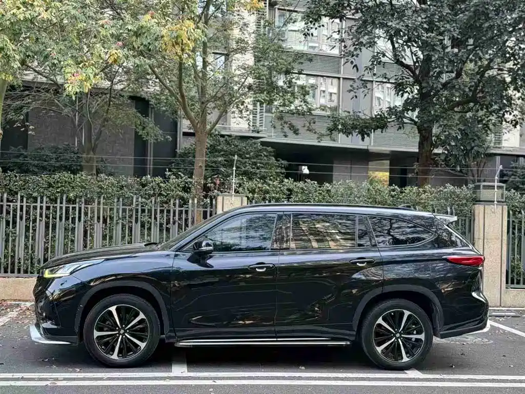 Crown Lufang 2022 2.0T four-wheel drive Jinyao version купить на сайте DeffCars