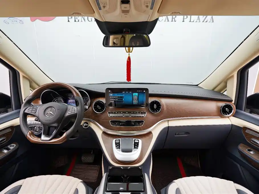 Mercedes-Benz V-Class 2022 V 260 L Long Wheelbase Luxury Edition купить на сайте DeffCars