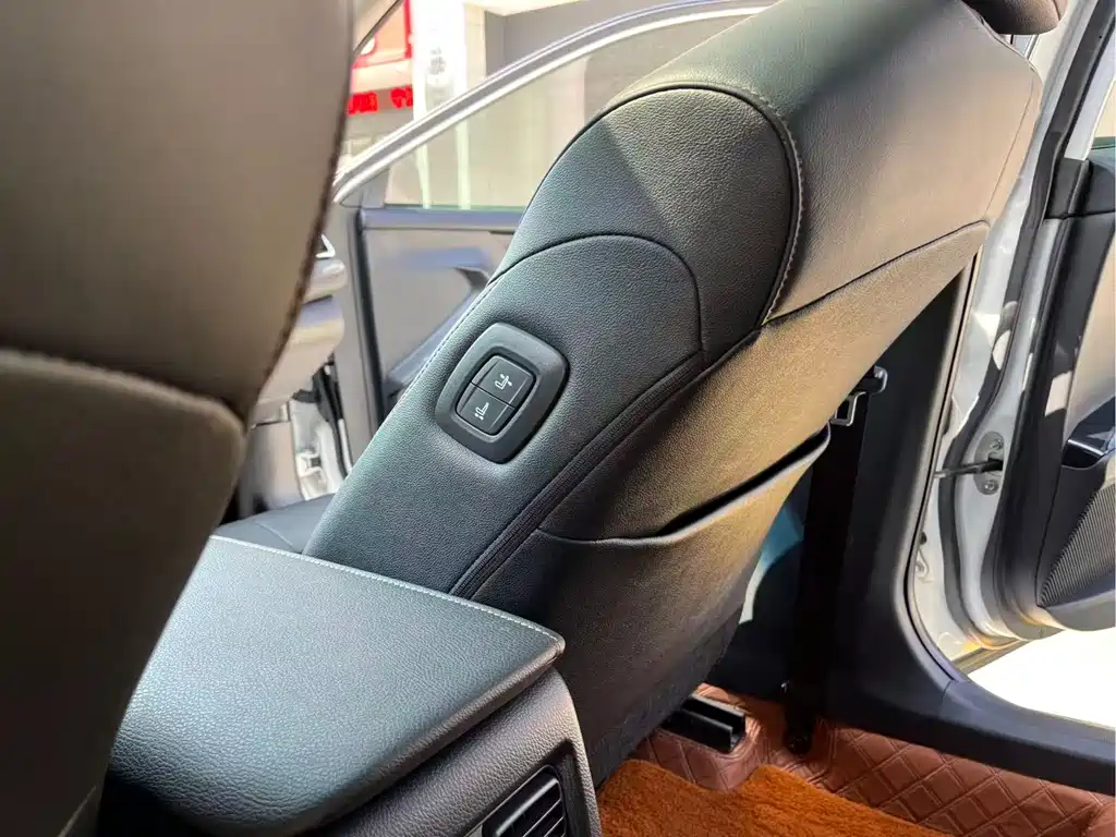 Camry 2019 2.5G Deluxe Edition National VI купить на сайте DeffCars
