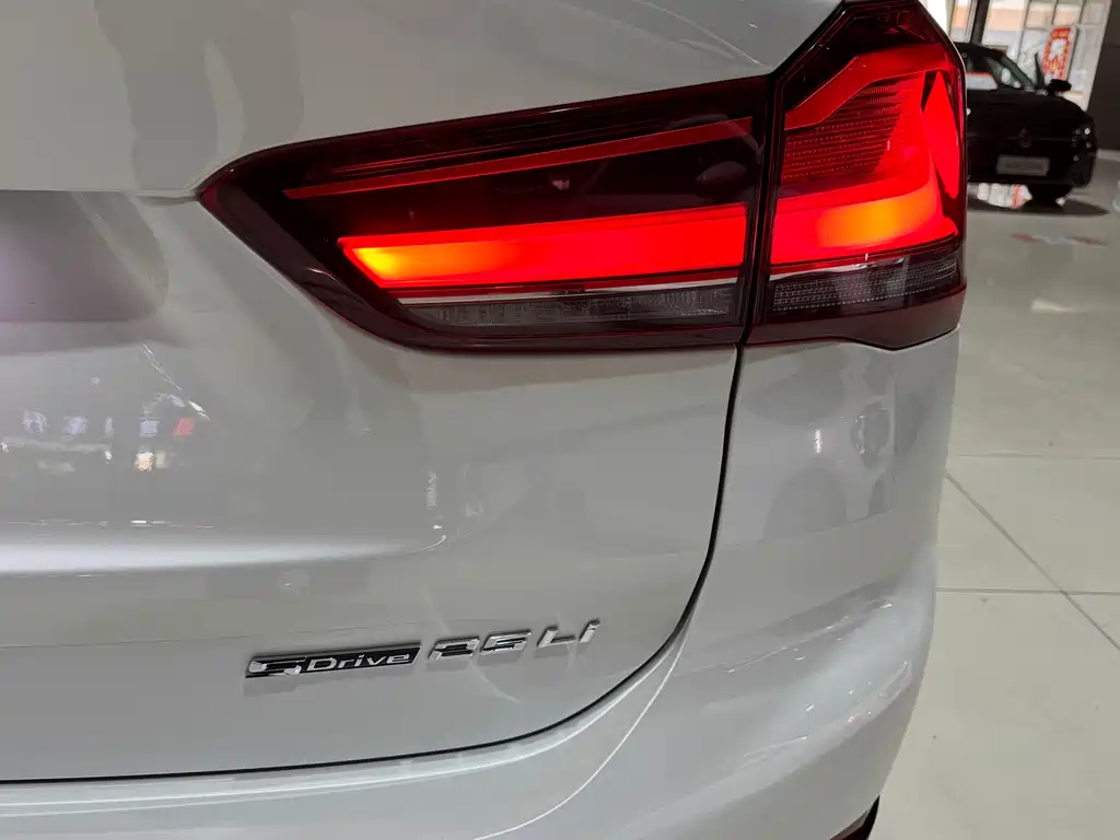 BMW X1 2022 sDrive25Li Leading Model купить на сайте DeffCars