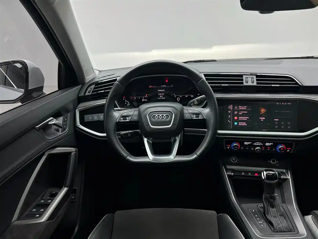 Audi Q3 2022 35 TFSI Fashionable and Dynamic купить на сайте DeffCars