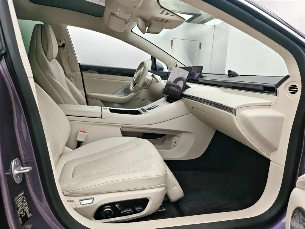 Zhijie S7 2025 model 705km Max купить на сайте DeffCars