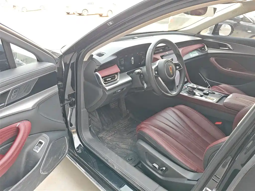 Hongqi H5 2024 1.5T DCT Zhilian Qiyun Edition купить на сайте DeffCars