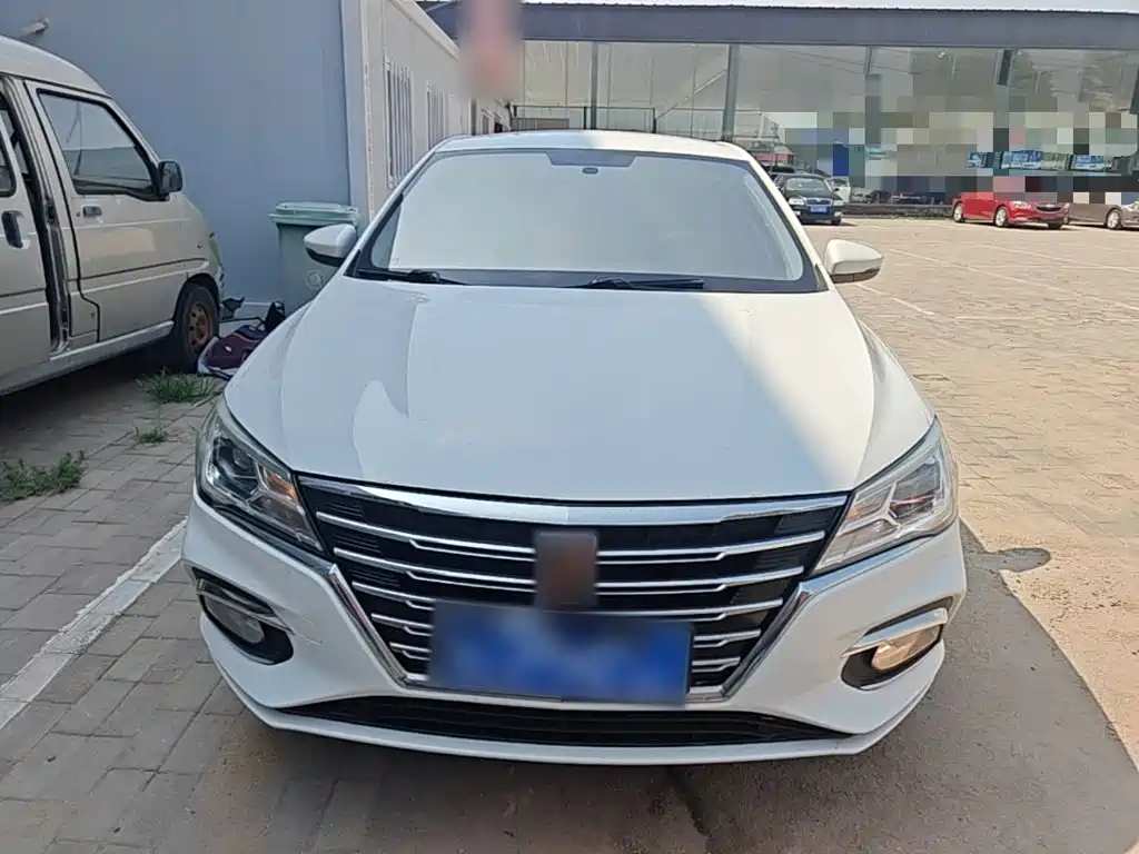 Roewe i5 2020 1.5L manual 4G Internet leading version купить на сайте DeffCars