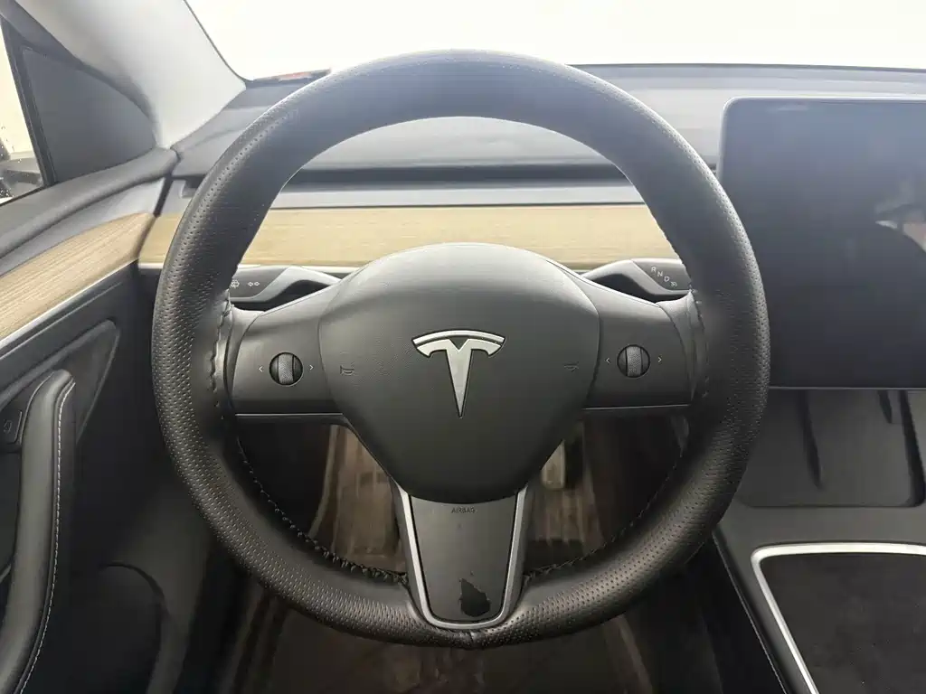 Model Y 2022 facelift rear-wheel drive version купить на сайте DeffCars