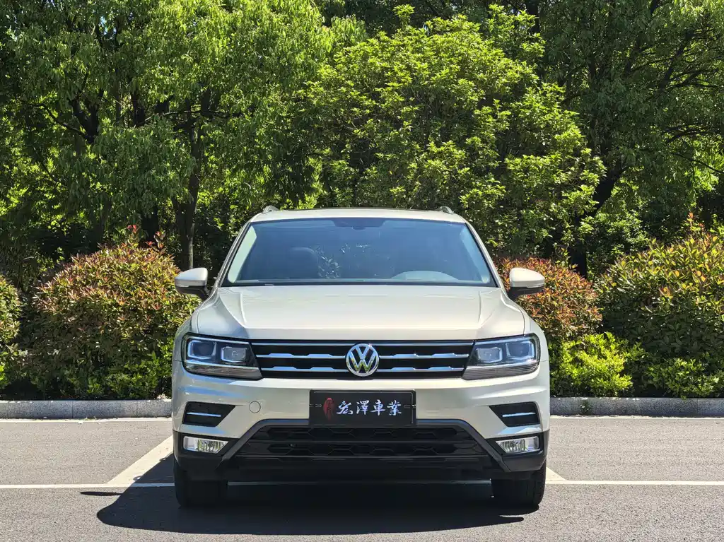 Tiguan L 2017 330TSI automatic two-wheel drive luxury version купить на сайте DeffCars