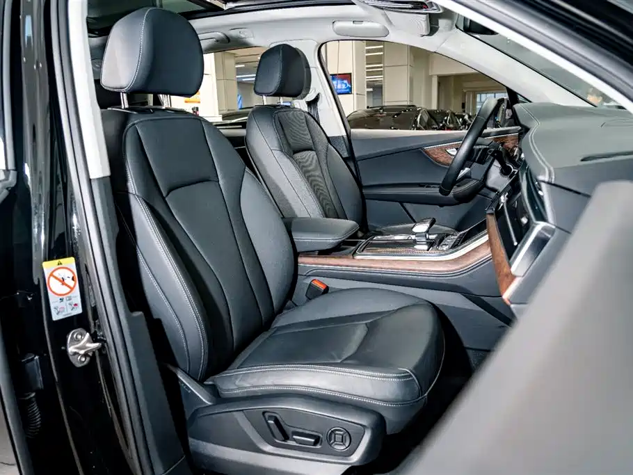 Audi Q7 2024 45 TFSI quattro S line sports купить на сайте DeffCars