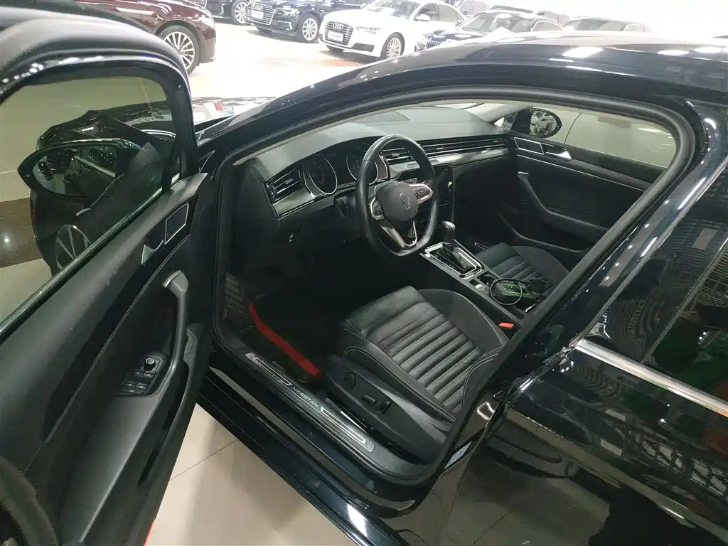 Magotan 2020 330TSI DSG leading model купить на сайте DeffCars