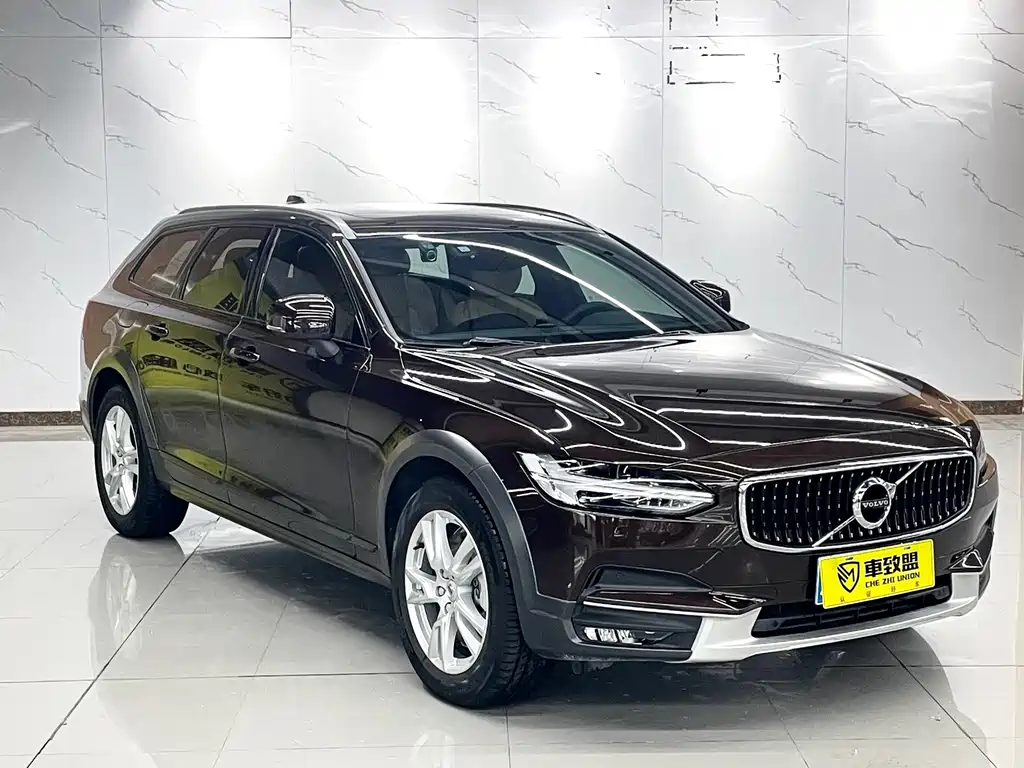 Volvo V90 2019 Cross Country T5 AWD Zhiyuan Edition National V купить на сайте DeffCars