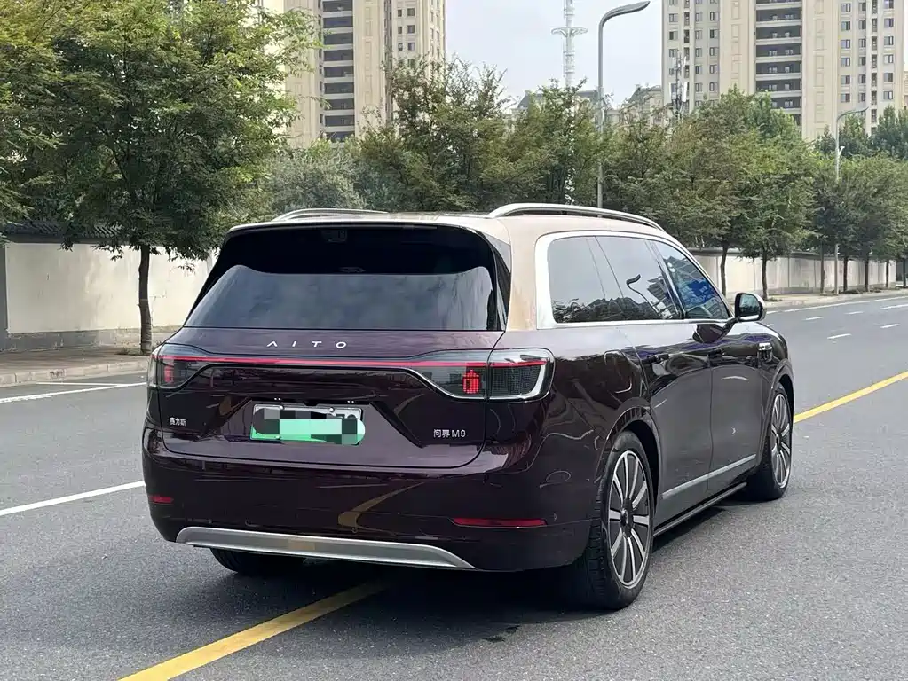 Wenjie M9 2025 extended range Ultra version 52kWh 6-seater version 192-line lidar) купить на сайте DeffCars