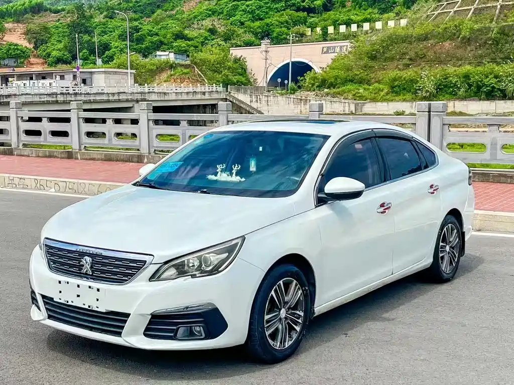 Peugeot 308 2016 1.6L automatic fashion version купить на сайте DeffCars