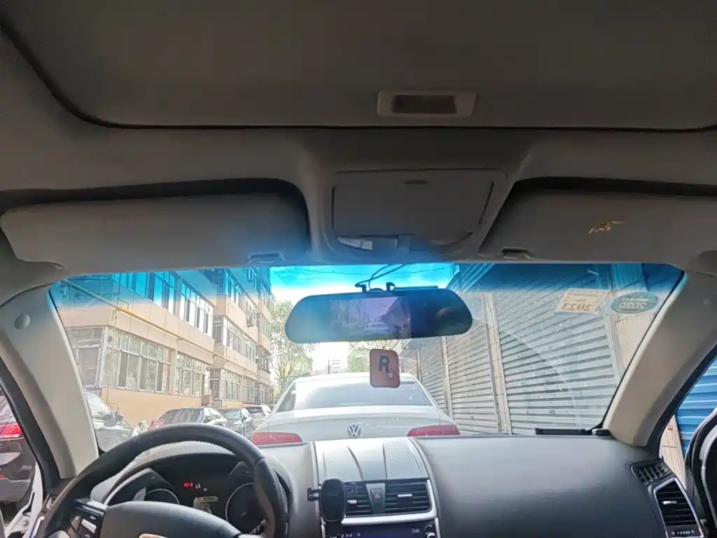 Emgrand 2015 sedan 1.5L manual upward version купить на сайте DeffCars