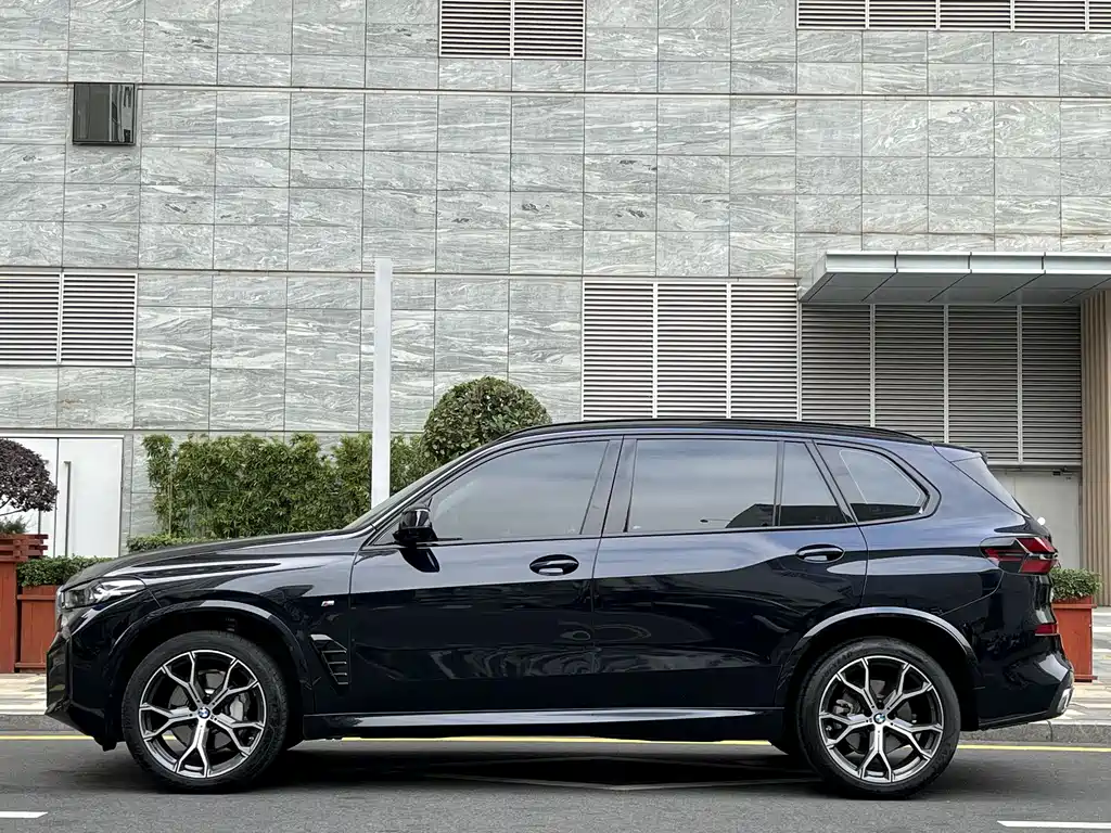 BMW X5 2025 xDrive 30Li Exclusive M Sports Night Package купить на сайте DeffCars