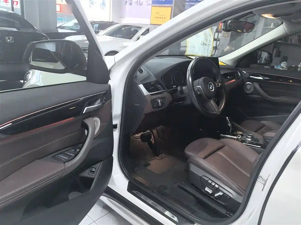 BMW X1 2021 sDrive20Li Exclusive Model купить на сайте DeffCars